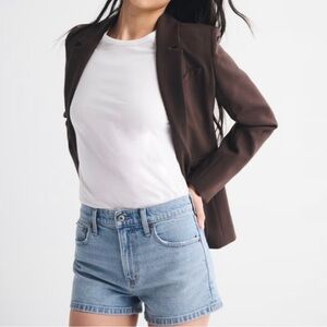 Abercrombie & Fitch Curve Love High Rise 4’ Mom Short